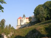 Zamek w Pieskowej Skale, początek żółtego szlaku