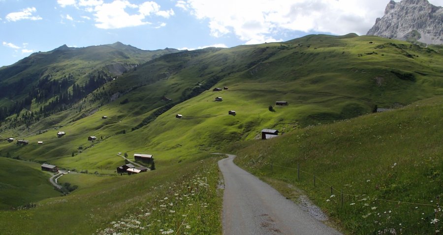 Alpejskie chatki w Szwajcarii